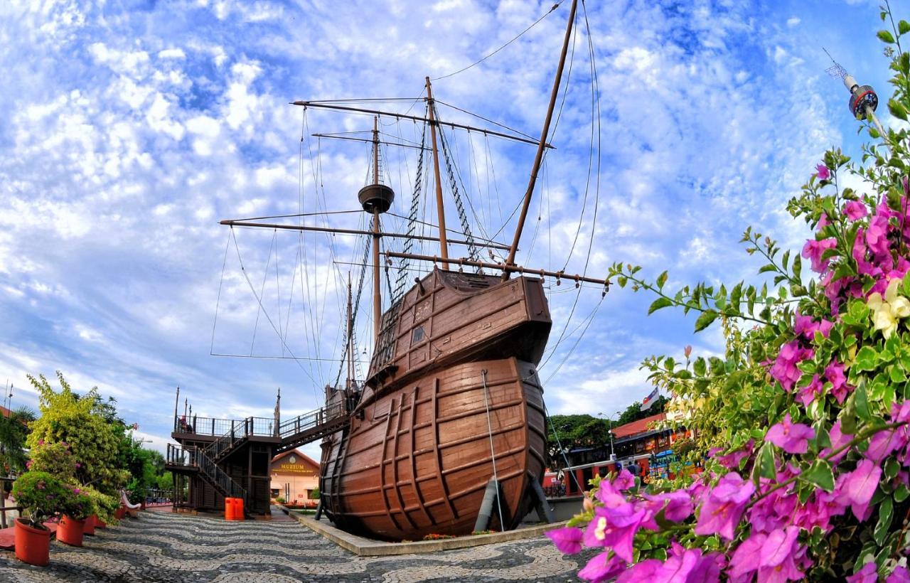 Swan Garden Hotel Malacca Eksteriør billede
