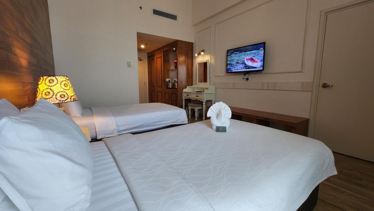 Swan Garden Hotel Malacca Eksteriør billede